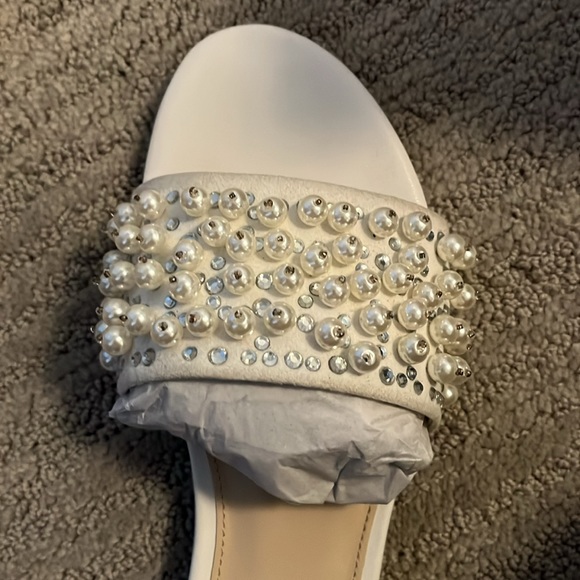 Like new Jessica Simpson bedazzled sandals - Picture 2 of 12